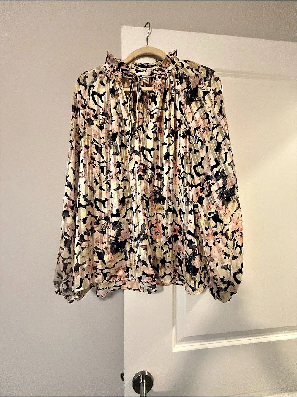 H&M Abstract Print Blouse in Pink & Black Size Medium